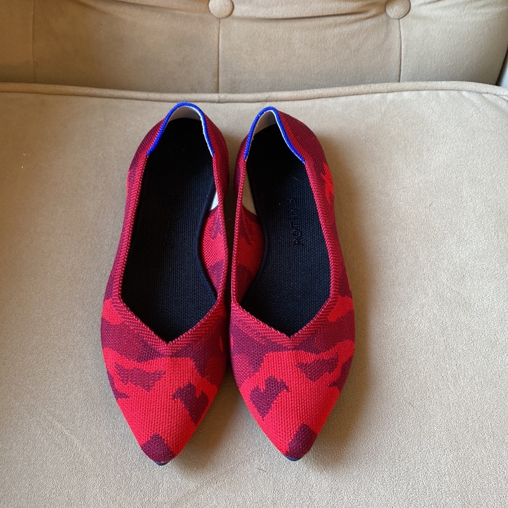 Red Camo Size 10 “The Point” Rothy’s - Picture 2 of 5